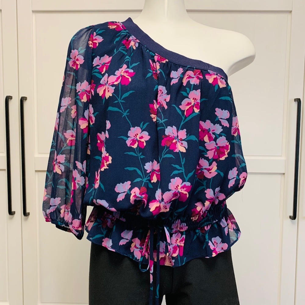NWOT Highline Collections one shoulder Top Size  M